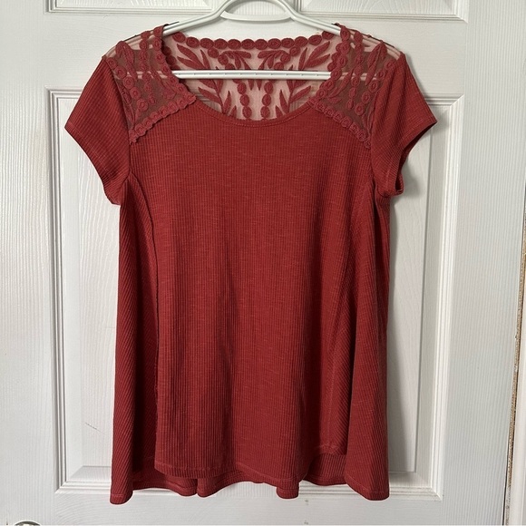 Juniors Jolt Flowy Crochet Sleeves Top Size Medium - Picture 1 of 6